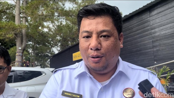 1764824839652-bupati-samosir-vandiko-gultom-kartika-saridetiksumut-1751988873341_169