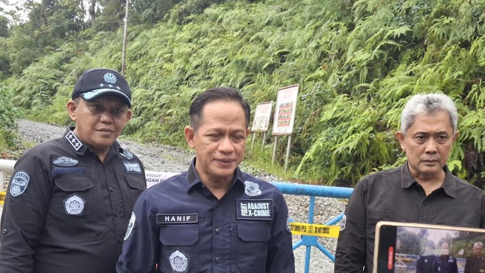 1764997581522-menteri-lingkungan-hidupkepala-badan-pengendalian-lingkungan-hidup-klhbplh-hanif-faisol-nurofiq-1764990114043_169