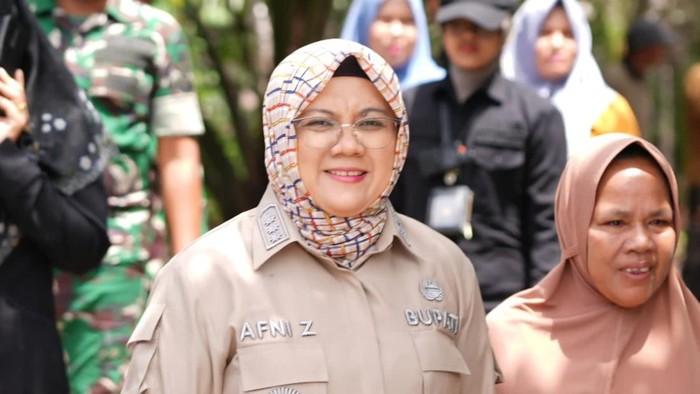 1765083937515-bupati-siak-afni-zulkifli-dok-pemkab-siak-1765073632509_169