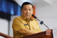 1765170383239-plt-gubernur-riau-sf-hariyanto-dok-diskominfotik-riau-1764647800209_169