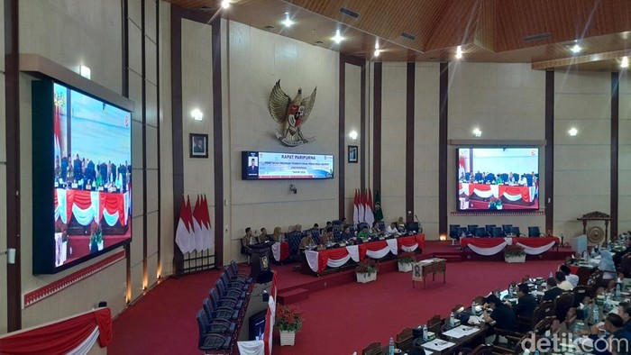 1765191952674-dprd-medan-1765183869946_169