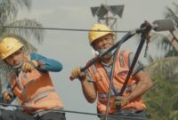 1765278379497-petugas-pln-memperbaiki-sistem-kelistrikan-di-aceh-dok-pln-aceh-1765262737043_169