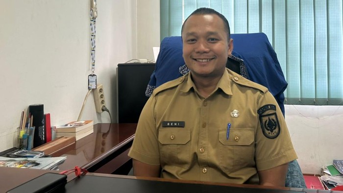 1765278382877-kabid-ekraf-dispar-riau-beni-dok-dispar-riau-1765257003627_169