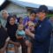 1765386348719-direktur-utama-ptpn-iv-palmco-jatmiko-santosa-bersama-anak-anak-pengungsi-banjir-dan-longsor-di-aceh-tamiang-foto-dok-palmco-1765381897427_169