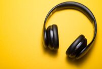 1765386352340-ilustrasi-lagu_169