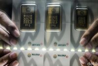 1765429616295-harga-emas-antam-meroket-hari-ini-nyaris-rp-25-juta-per-gram-1761021329714_169