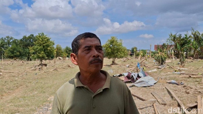 1765472761338-sudiarto-60-di-desa-sapta-marga-kecamatan-minyak-pahit-kabupaten-aceh-tamiang-terseret-banjir-bandang-saat-berada-di-dalam-gub-1765461531375_169