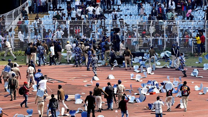 1765667104096-jumpa-fans-lionel-messi-di-india-ricuh-1765621192074_169