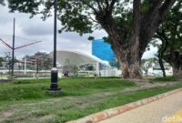 1765710365339-suasana-lapangan-merdeka-medan-pasca-revitalisasi-foto-rechtin-hani-ritongadetiksumut-1765697265181_169