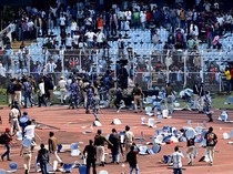 1765731963691-jumpa-fans-lionel-messi-di-india-ricuh-1765621192074_43