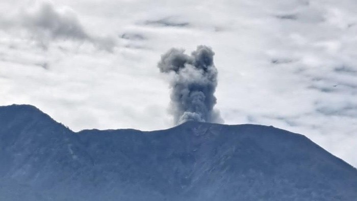 1765731971526-erupsi-gunung-marapi-sumbar-jeka-kampaidetiksumut-1759202172907_169