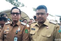 1765796764923-gubsu-bobby-nasution-dan-wali-kota-medan-rico-waas-foto-nizar-aldidetiksumut-1765791778288_169