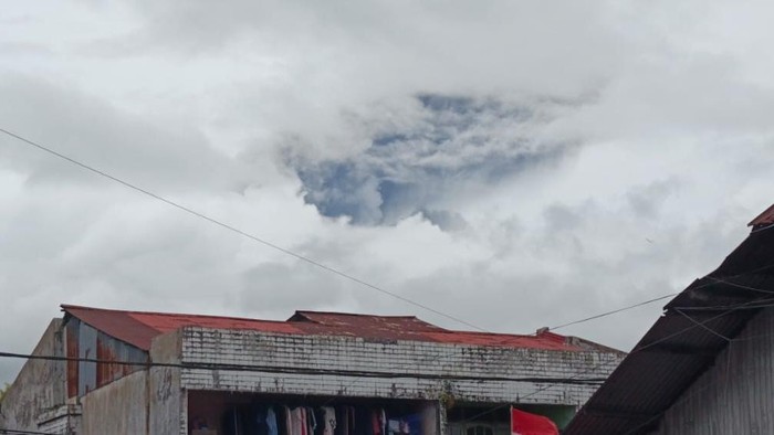 1765818412636-gunung-marapi-di-sumatera-barat-erupsi-siang-ini-selama-49-detik-dok-istimewa-1758088897722_169