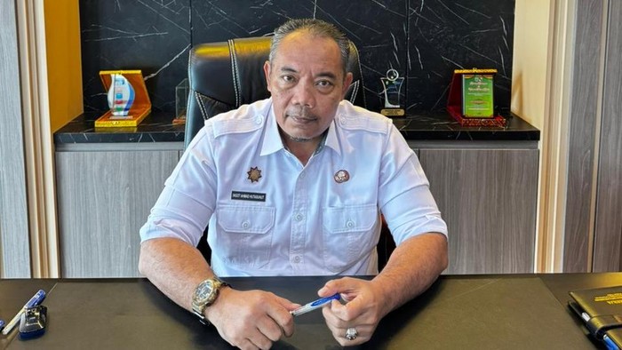 1765883149156-plt-direktur-pdam-tirta-siak-ingot-ahmad-hutasuhut-foto-dok-pdam-tirta-siak-1765877180962_169