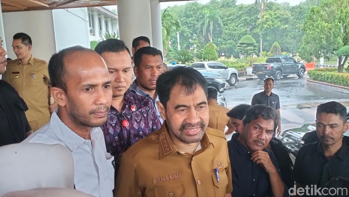 1765883151557-gubernur-aceh-1765873306635_169