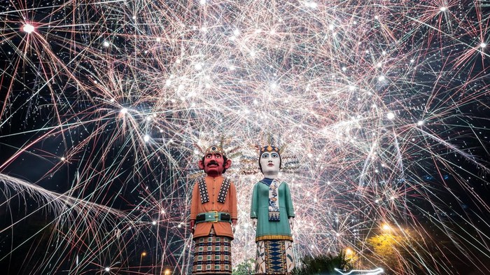 1765883156392-suka-duka-menyongsong-2025-3_169