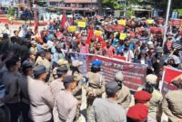 1765883159730-warga-taput-demonstrasi-dengan-tuntutan-agar-pt-tpl-segera-ditutup-foto-istimewa-1748352669947_169