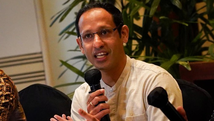 1765904777016-nadiem-makarim-klarifikasi-terkait-isu-pengadaan-chromebook-1749526689032_169