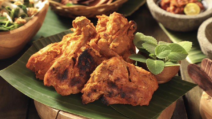 1765969571109-ayam-bakar-padang_169