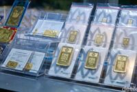 1766034400067-harga-emas-terjun-bebas-pasar-cikini-langsung-diserbu-pembeli-1761123863235_169
