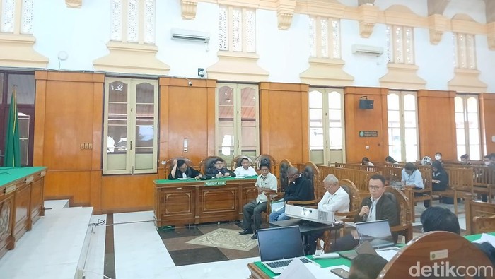 1766056025830-sidang-kasus-proyek-jalan-1766051830118_169