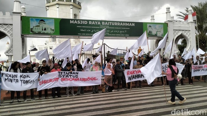 1766056041170-demo-di-aceh-1766034775439_169