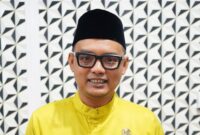 1766077597450-plt-kepala-dinas-kominfotik-provinsi-riau-teza-darsa-foto-pemrov-riau-1766064372256_169