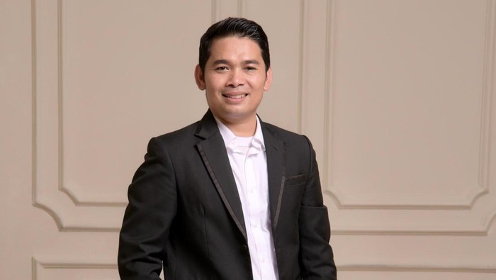 1766077598541-teks-foto-direktur-pt-riau-petroleum-prof-husnul-kausarian-dok-pt-riau-petroleum-1766062696031_169