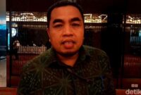 1766228770222-wakil-rektor-bidang-akademik-universitas-riau-unri-mexsasai-indra-nizar-aldidetikcom-1766204283937_169