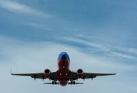 1766271909451-ilustrasi-pesawat_43