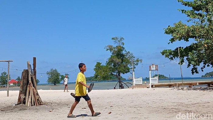 1766833535033-penapakan-pantai-vio-vio-batam-alamudin-1766811441148_169