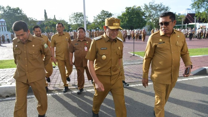 1766833538244-wakil-gubernur-aceh-fadhlullah-dek-fadh-dok-pemerintah-aceh-1740375419664_169