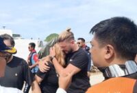 1766984836523-mar-martinez-ortuno-istri-pelatih-tim-b-wanita-los-che-valencia-cf-martin-carreras-fernando-ia-adalah-korban-selamat-kapal-wis-1766892785707_43