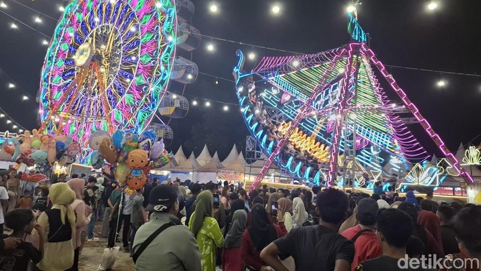 1767114358271-warga-binjai-ramaikan-pasar-malam-layla-syakiradetiksumut-1767109558106_169