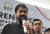 1767114362603-gubernur-aceh-mualem-saat-konferensi-pers-di-bandara-sultan-iskandar-muda-sim-aceh-besar-agus-setyadidetiksumut-1750240985875_169