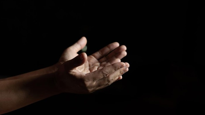 1767157655983-ilustrasi-berdoa_169