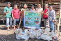 1767200772156-pt-sumatera-riang-lestari-srl-menyerahkan-bantuan-dok-pt-srl-1767198994495_169