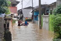 1767459937872-kondisi-rumah-warga-di-jalan-warna-ujung-kelurahan-sukaraja-kecamatan-medan-maimun-kota-yang-terendam-banjir-rechtin-hani-rito-1764647722170_169