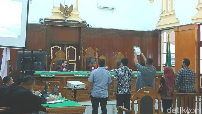1767978359265-4-saksi-bersumpah-di-sidang-lanjutan-korupsi-jalan-di-pn-tipikor-medan-jumat-912026-foto-juita-sinuhajidetiksumut-1767966989618_169
