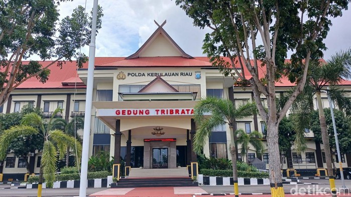 1768323973514-gedung-polda-kepri-alamudin-hamapudetiksumut-1741578721185_169