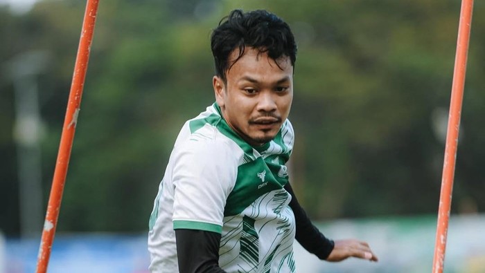 1769058402008-m-hidayat-saat-sesi-latihan-di-psms-medan-foto-instagram-psms-medan-1769047971043_169