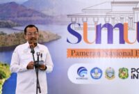 1769101570393-kadiskominfo-sumut-ilyas-sitorus-saat-pameran-nasional-filateri_169