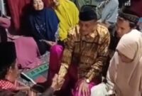 1769123140429-tangkapan-layar-video-viral-kakek-70-tahun-menikahi-janda-40-tahun-di-sumbawa-ntb-1769088041279_169