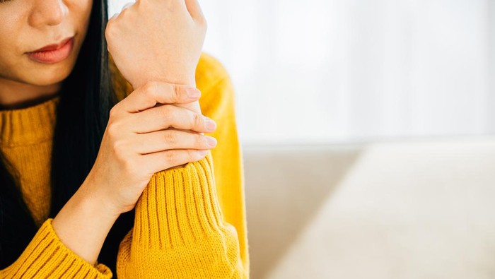 1769144792891-ilustrasi-asam-urat-atau-tangan-pegal-1741594940383_169