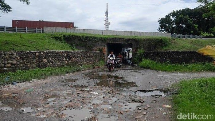 1769188030337-kondisi-di-bawah-terowongan-jalan-cingwan-kelurahan-martubung-kecamatan-medan-labuhan-rechtin-hani-ritongadetiksumut-1769181737760_169