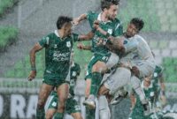 1769274376538-pemain-psms-medan-duel-dengan-pemain-psps-pekanbaru-foto-dok-instagram-psms-medan-1763565261403_43