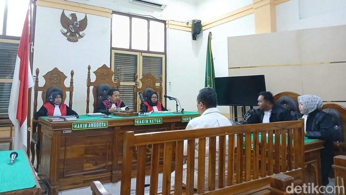 1769447217014-sidang-putusan-di-ruang-cakra-3-pengadilan-negeri-pn-medan-juita-sinuhajidetiksumut-1769445161013_169