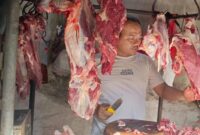 1769490394419-pedagang-daging-sapi-di-pasuruan-1763516218945_169